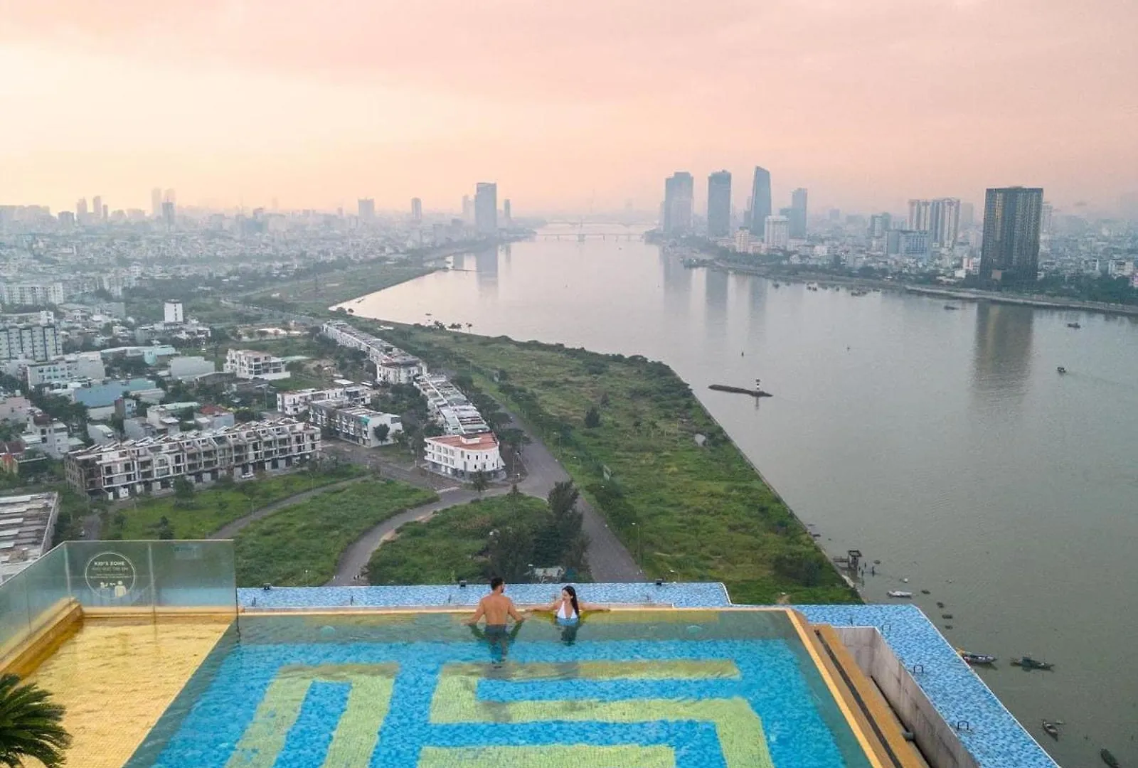 Hotel Can Ho View Bien Goldenbay Da Nang