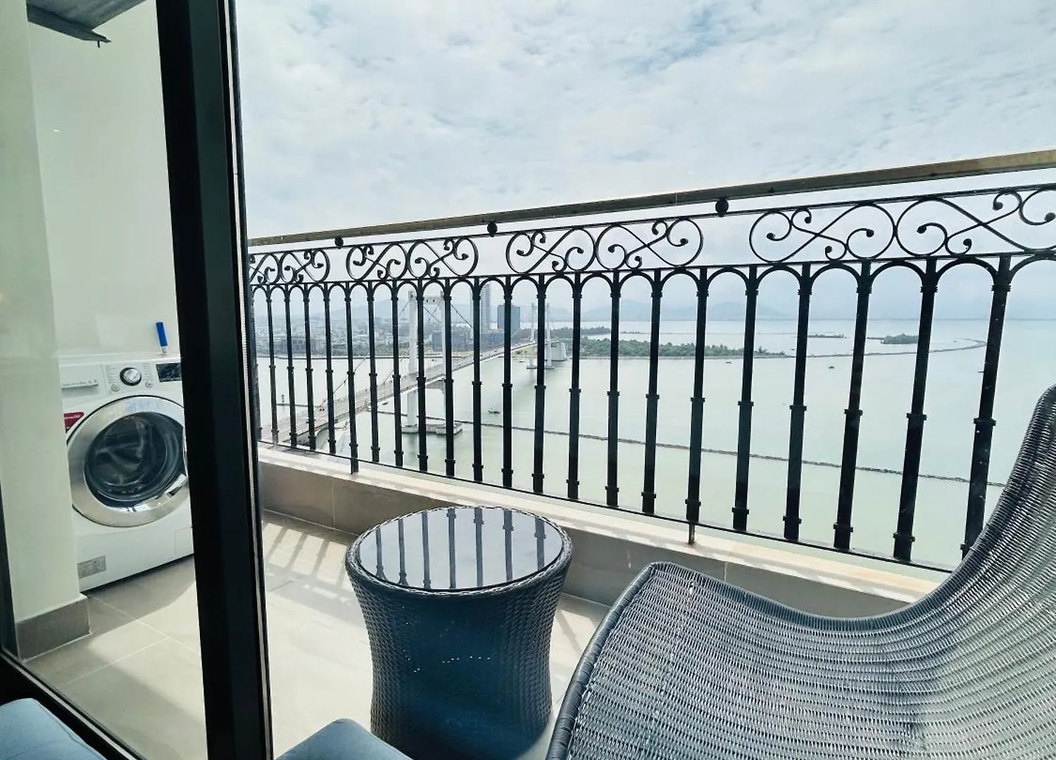 Hotel Can Ho View Bien Goldenbay Da Nang